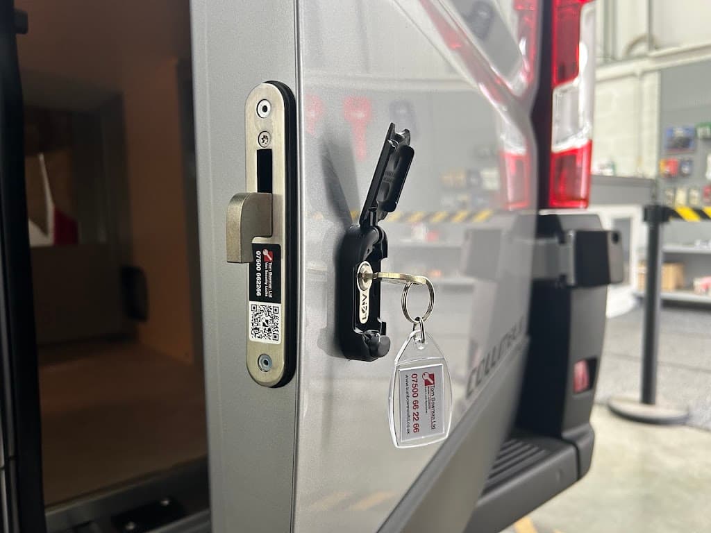 Tom Bowman Ltd - Master Locksmith / Auto Locksmith / Van Deadlocks.