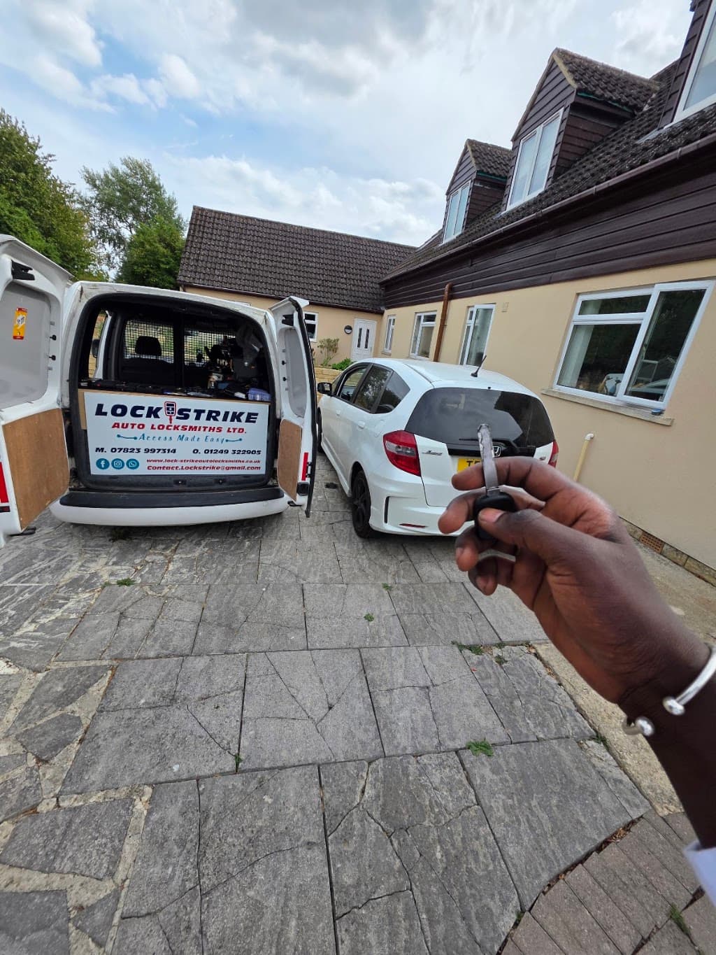 Lock-Strike Auto Locksmiths Ltd